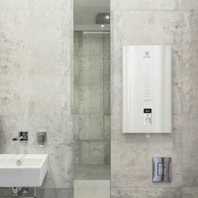 Водонагреватель Electrolux EWH-30 Centurio IQ 2.0 Водонагреватель Electrolux EWH-30 Centurio IQ 2.0